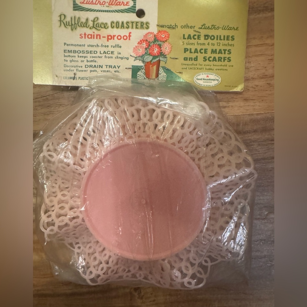 Lustro-Ware Pink Ruffled Lace Coasters Set NIP - Picture 3 of 4